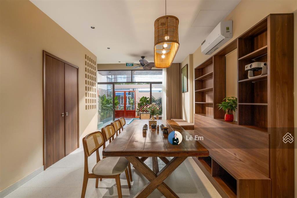 Nhà mặt phố  hai mặt thoáng  trung tâm quận sơn trà  dòng tiền 60tr/tháng  giá tốt