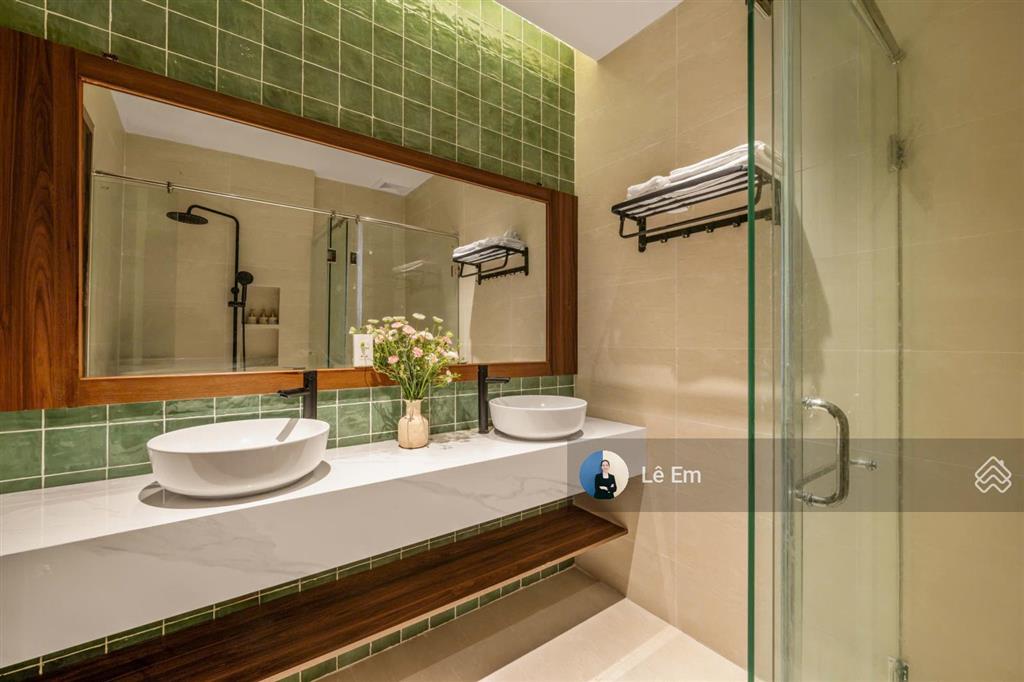 Nhà mặt phố  hai mặt thoáng  trung tâm quận sơn trà  dòng tiền 60tr/tháng  giá tốt