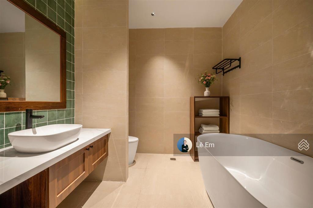 Nhà mặt phố  hai mặt thoáng  trung tâm quận sơn trà  dòng tiền 60tr/tháng  giá tốt
