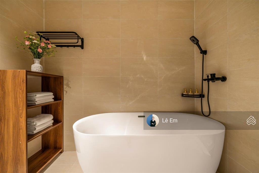 Nhà mặt phố  hai mặt thoáng  trung tâm quận sơn trà  dòng tiền 60tr/tháng  giá tốt