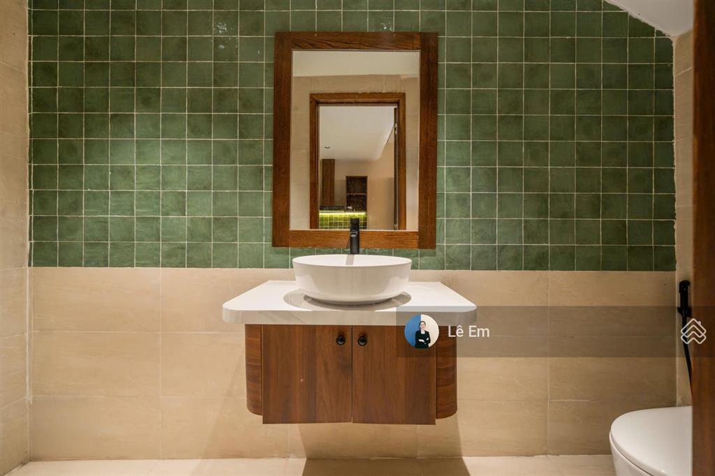 Nhà mặt phố  hai mặt thoáng  trung tâm quận sơn trà  dòng tiền 60tr/tháng  giá tốt