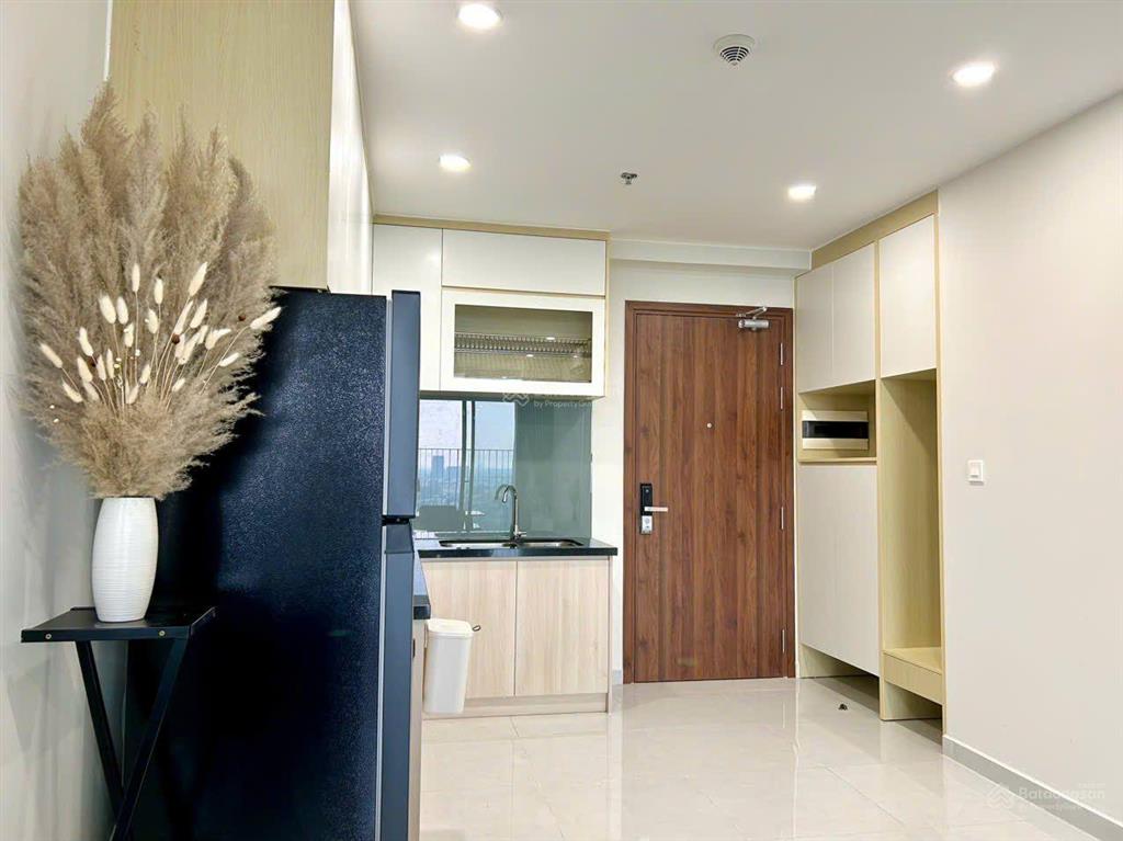 Cách thanh đa 10 km , mt ql 13 , sát aeone mall , 2pn2wc 74m2 full nt,the emerald golf view, sổ sẵn