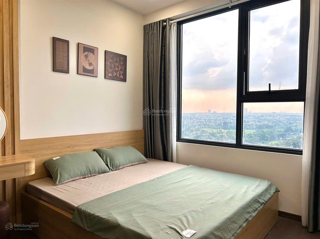 Cách thanh đa 10 km , mt ql 13 , sát aeone mall , 2pn2wc 74m2 full nt,the emerald golf view, sổ sẵn