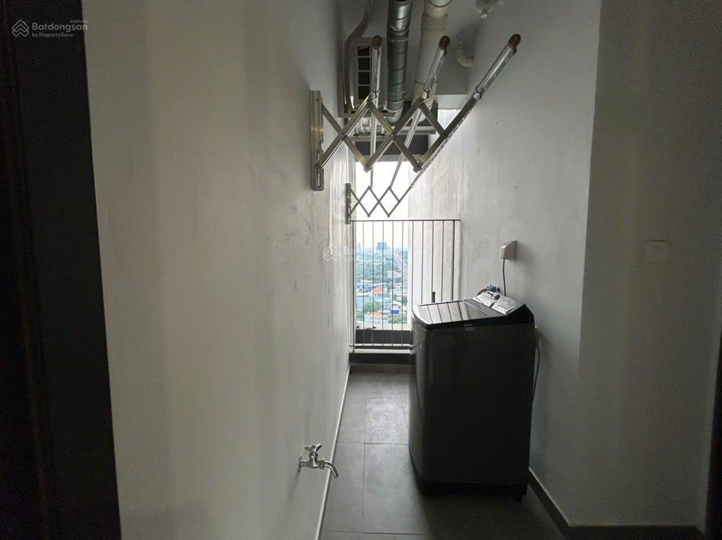 Cách thanh đa 10 km , mt ql 13 , sát aeone mall , 2pn2wc 74m2 full nt,the emerald golf view, sổ sẵn