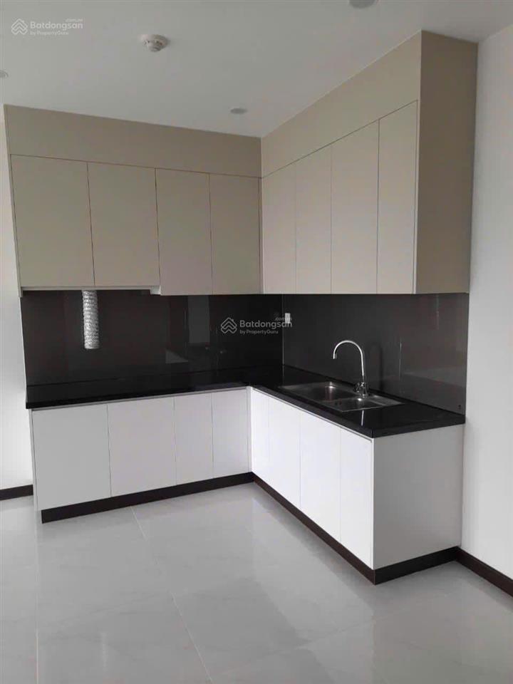 Rẻ c sky view 80 m2 2pn  2wc giá 2 tỷ 050, ra gấp trong tuần