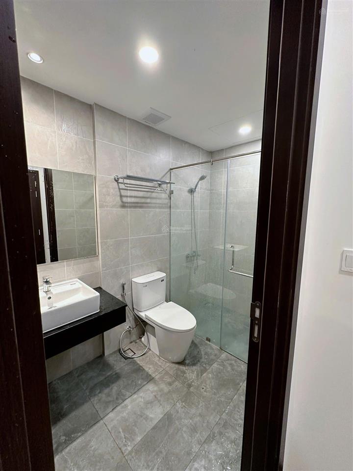 Bán lỗ căn 2pn 2wc cskyview 74 m2 giá 2.050 bán gấp trong tuần, giá hời dự án