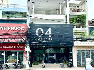 Bán nhà phố 3 tầng, mặt tiền đường 2/4, gần chợ, phù hợp vừa ở vừa kinh doanh, hiện đang cho thuê.