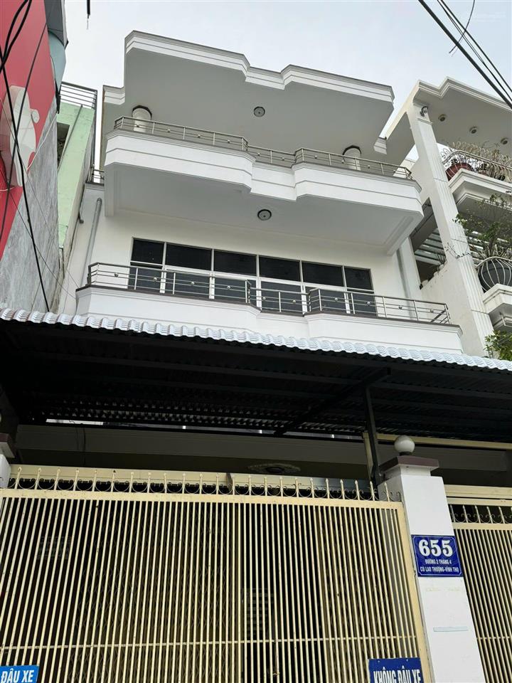 Nhà 3 tầng mặt tiền đường 2/4, ngang 7,42 m, vị trí vừa ở vừa kinh doanh tốt, phường bắc nha trang.
