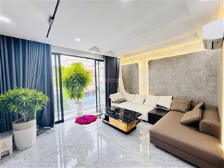 Nhà đẹp 7 tầng sát biển mặt tiền đường phạm ngọc thạch, có thang máy.