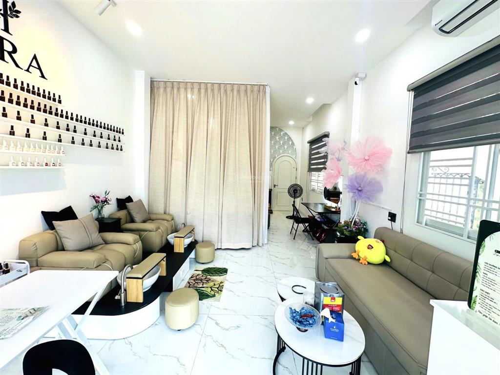 Bán nhà 2 mặt tiền đường lê hồng phong, phường năm nha trang
