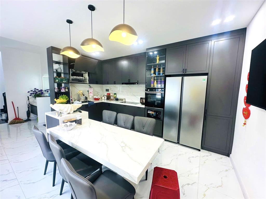 Bán nhà 2 mặt tiền đường lê hồng phong, phường năm nha trang