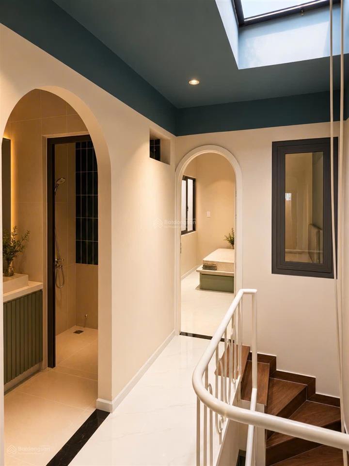 Bán nhà 2 tầng, full nội thất mới, ngay trung tâm thành phố nha trang, gần biển và tháp trầm hương.