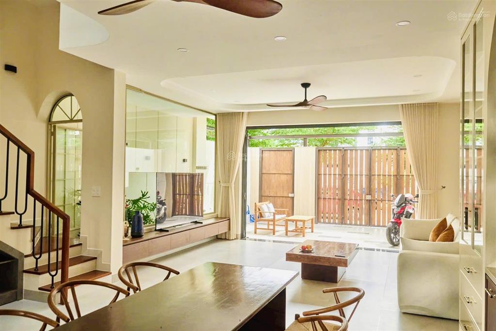 Bán nhà 3 tầng full nội thất, khu đô thị mỹ gia, nha trang