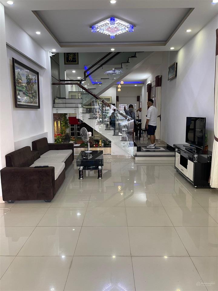 Cho thuê nhà 3 tầng, diện tích 433m, ngang 7m, mặt tiền đường lê hồng phong, phường nam nha trang.