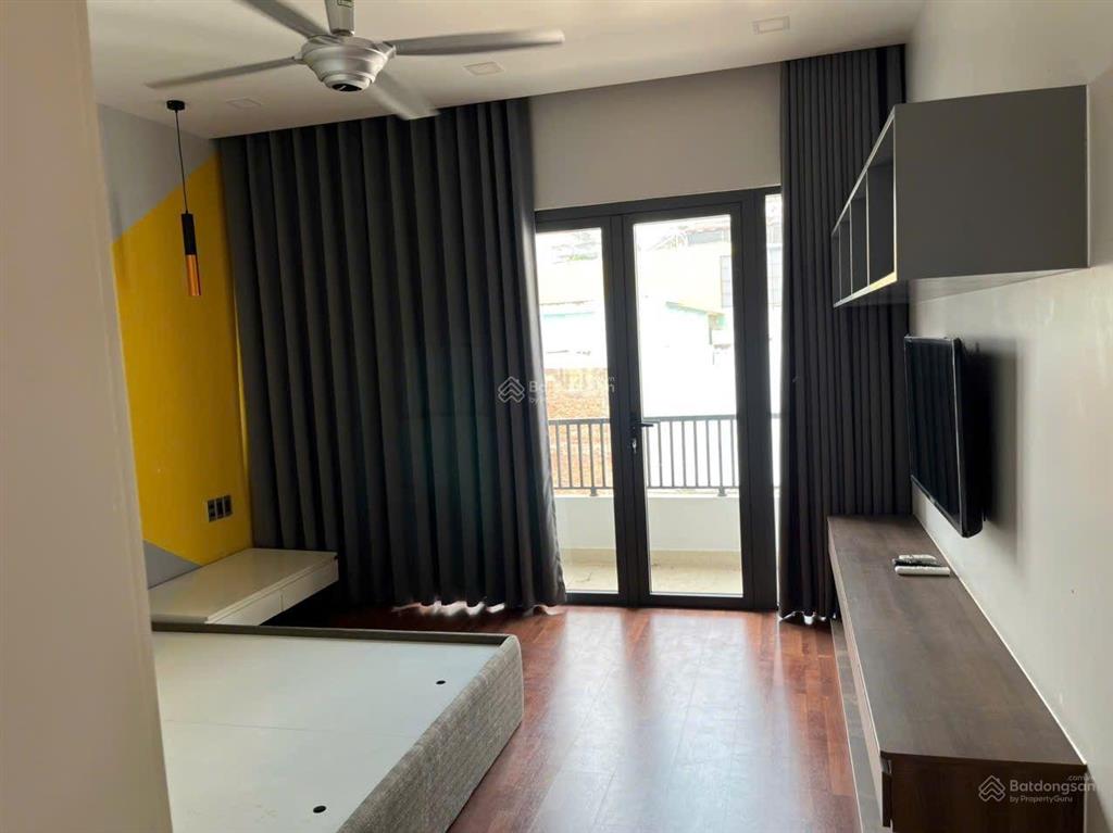 Nhà cho thuê 1/ đường nguyễn hữu dật .p.tây thạnh,dt 4x20m 1 lửng 3 lầu fun nội thất giá 28tr/1 t