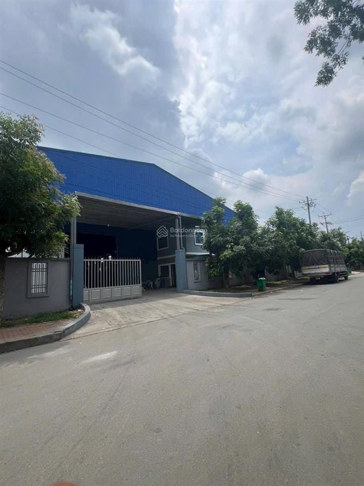 Bán xưởng 5000m2. khu công nghiệp tân đức. đức hòa. long an