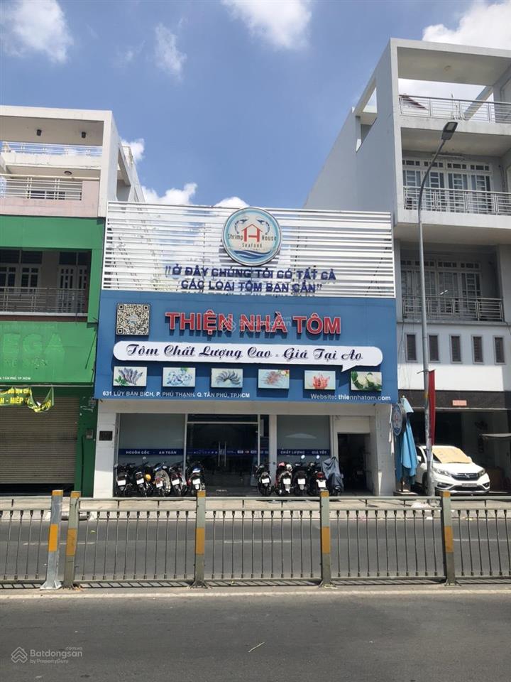 Cho thuê nhà mặt tiền 631 đường lũy bán bích, quận tân phú. dt 9x20m cấp 4 trống suốt giá chỉ 55tr