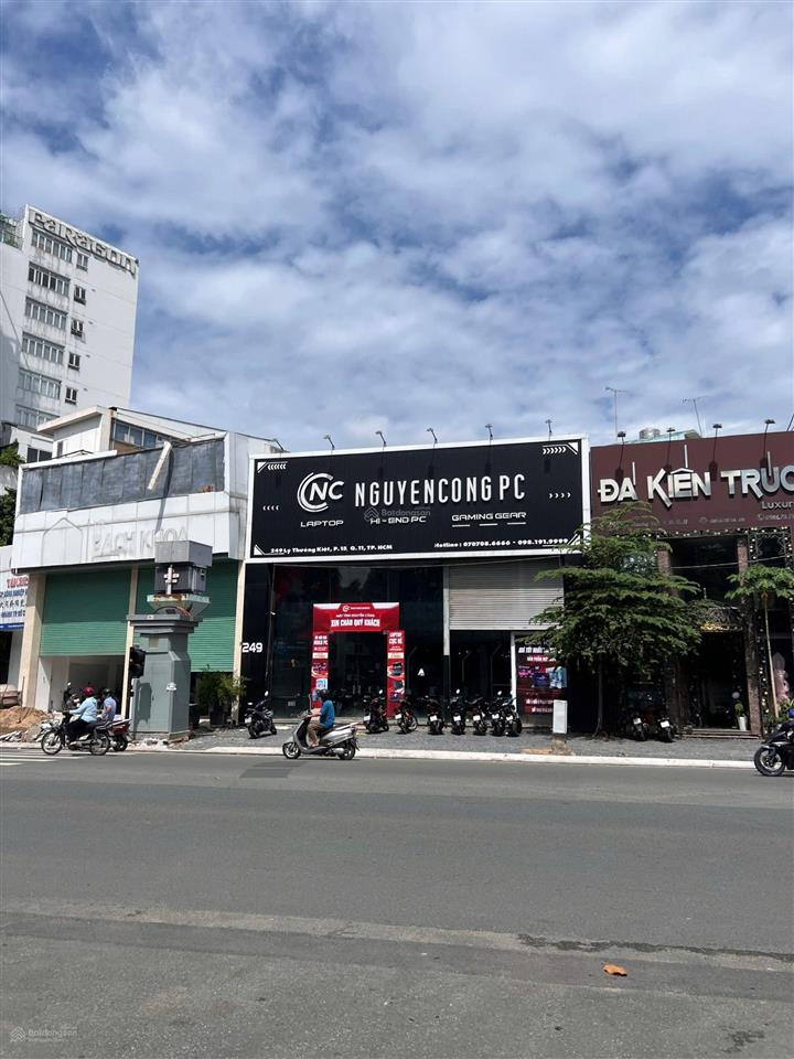 Cho thuê mặt tiền kinh doanh lý thường kiệt, quận 11 đối diện đại học bách khoa. dt 15x20m 2 lầu.