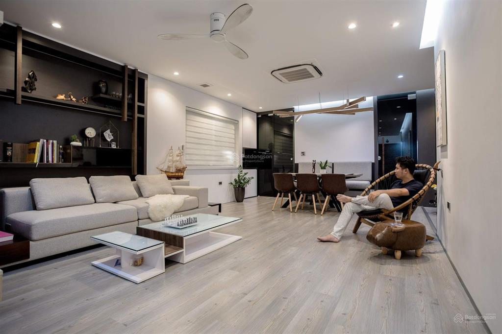 Cho thuê căn hộ chung cư học viện quốc phòng 106m2, 3pn 2vs full đồ giá 13tr/ tháng.  0978 258 ***