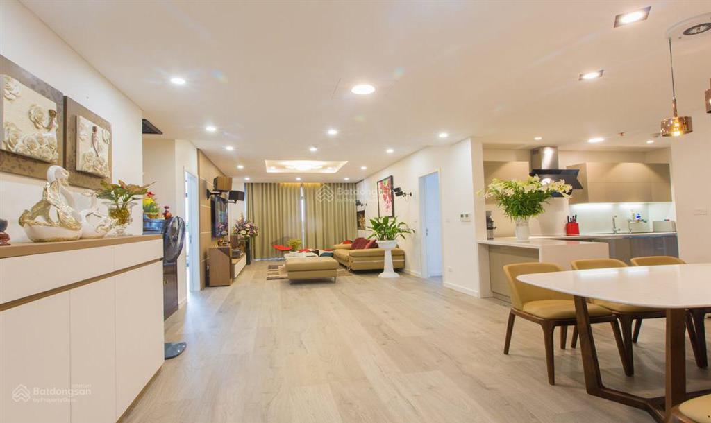 Bán cc 6th element, 7,7 tỷ, 2pn + 1wc full đồ ban công nam view thoáng