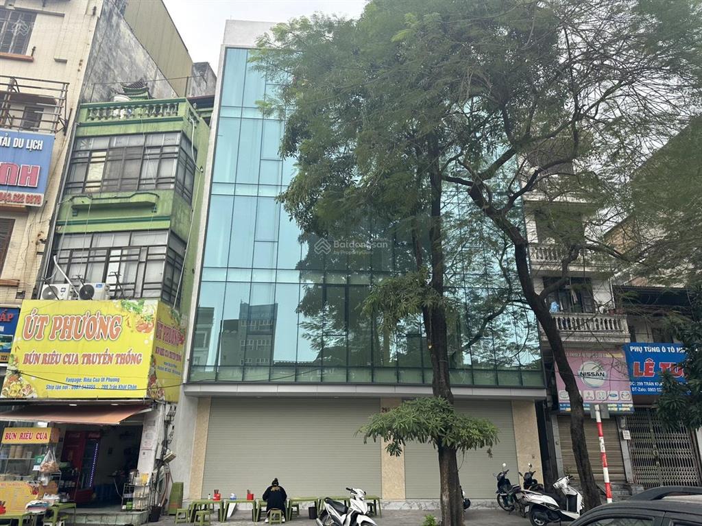 Cho thuê biệt thự pháp mp ngô thì nhậm  hai bà trưng, dt 300m2, 2 tầng, mt 15m, giá 250 tr/th