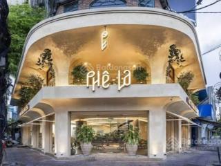Cho thuê chân đế d2 giảng võ, căn góc 2 mặt tiền 110m2, 1 tầng, giá 85 triệu/tháng 0912 768 ***
