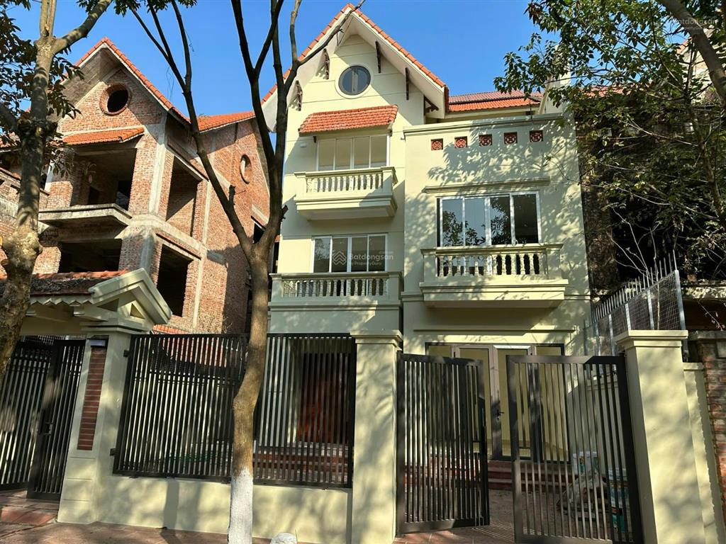 Cho thuê biệt thự kđt quang minh khuôn viên 363m2 dtxd 120m2 x 4 tầng đầy đủ nội thất