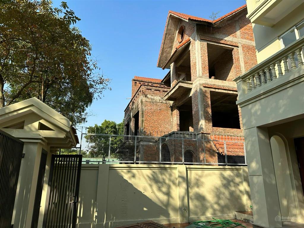 Cho thuê biệt thự kđt quang minh khuôn viên 363m2 dtxd 120m2 x 4 tầng đầy đủ nội thất