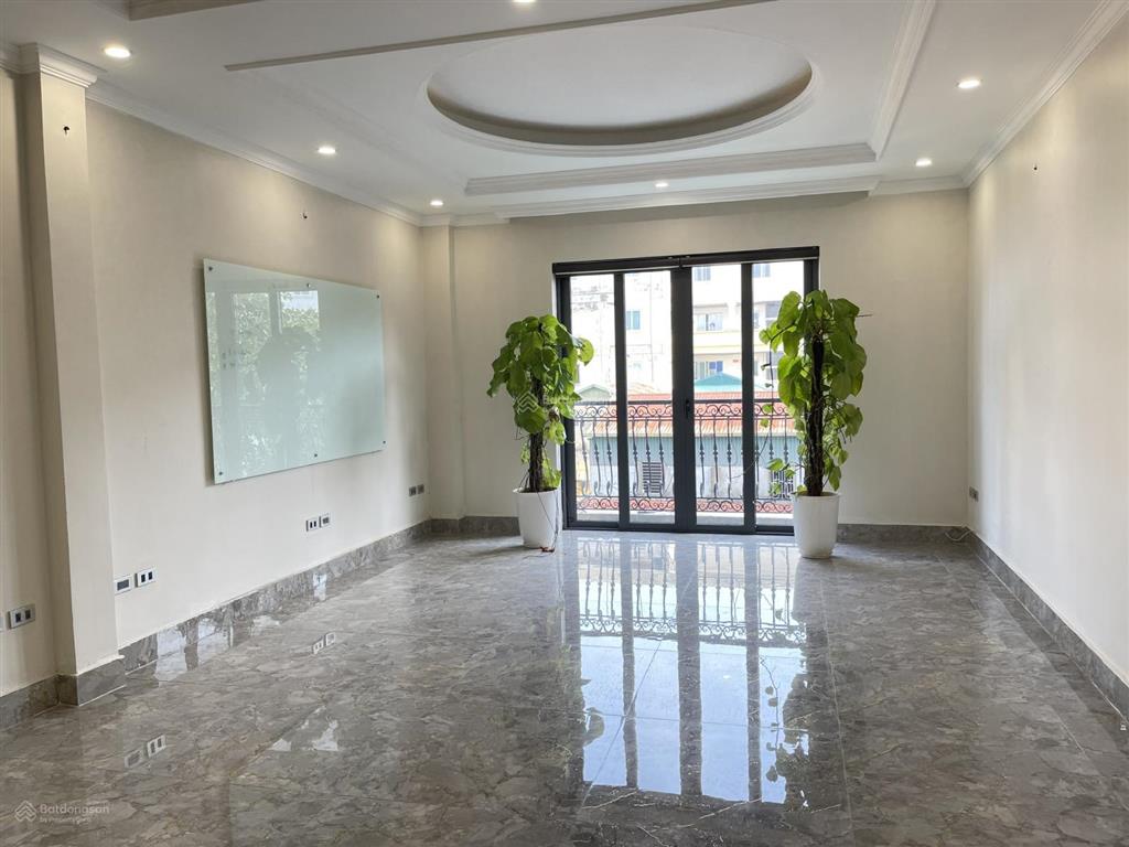 Cho thuê nhà liền kề đủ nội thất 55m2 x 6 tầng thang máy, ô tô đỗ cửa