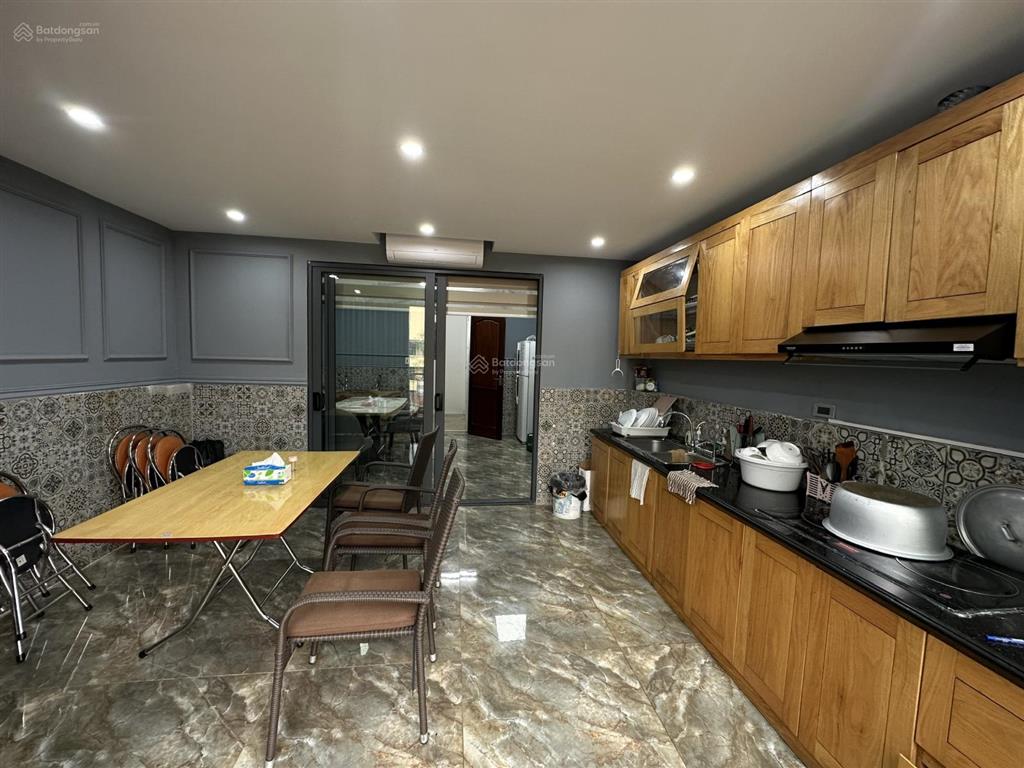 Cho thuê nhà liền kề đủ nội thất 55m2 x 6 tầng thang máy, ô tô đỗ cửa