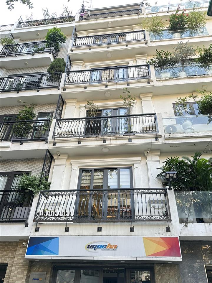Cho thuê nhà liền kề đủ nội thất 55m2 x 6 tầng thang máy, ô tô đỗ cửa