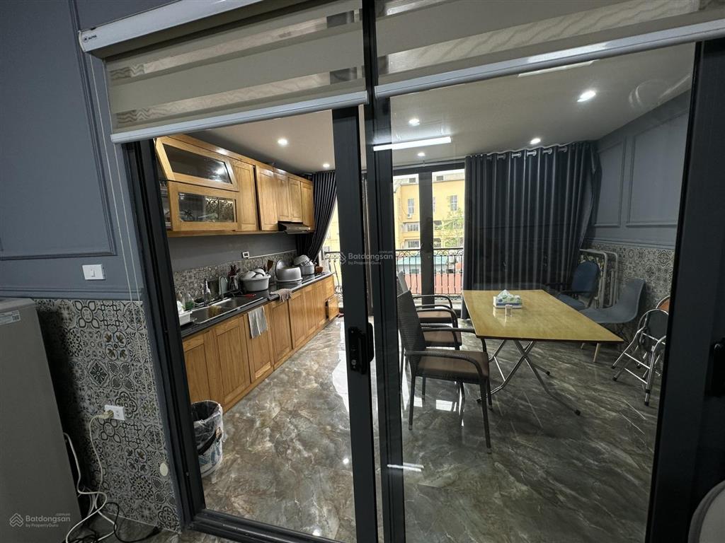 Cho thuê nhà liền kề đủ nội thất 55m2 x 6 tầng thang máy, ô tô đỗ cửa