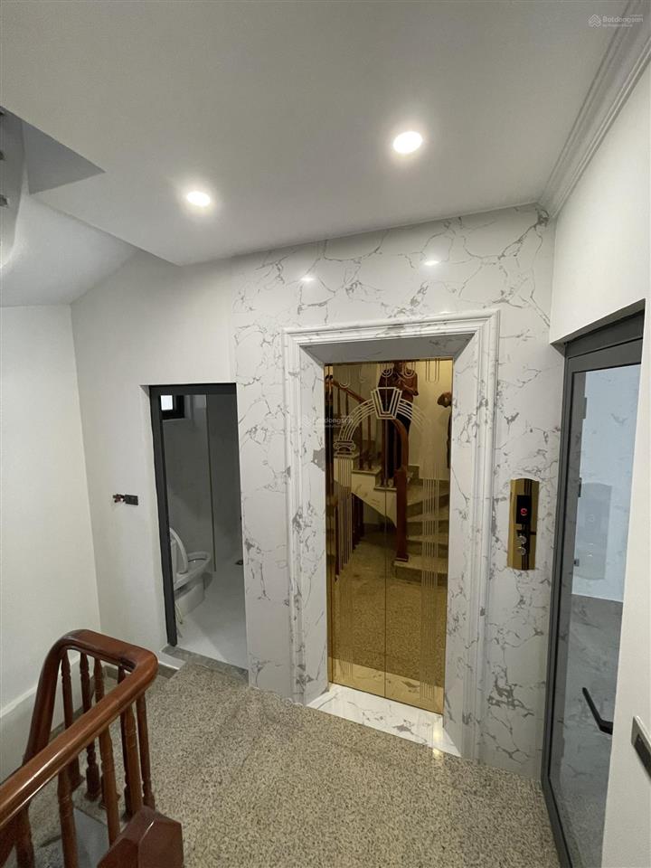Cho thuê nhà liền kề đủ nội thất 55m2 x 6 tầng thang máy, ô tô đỗ cửa