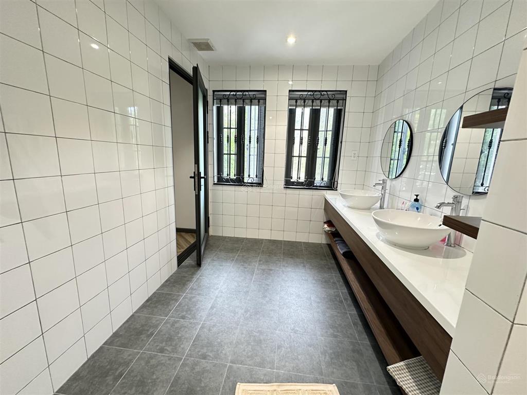Cho thuê căn nhà liền kề tại kđt golden bay hưng thịnh, đối diện bãi dài, cam lâm, khánh hoà