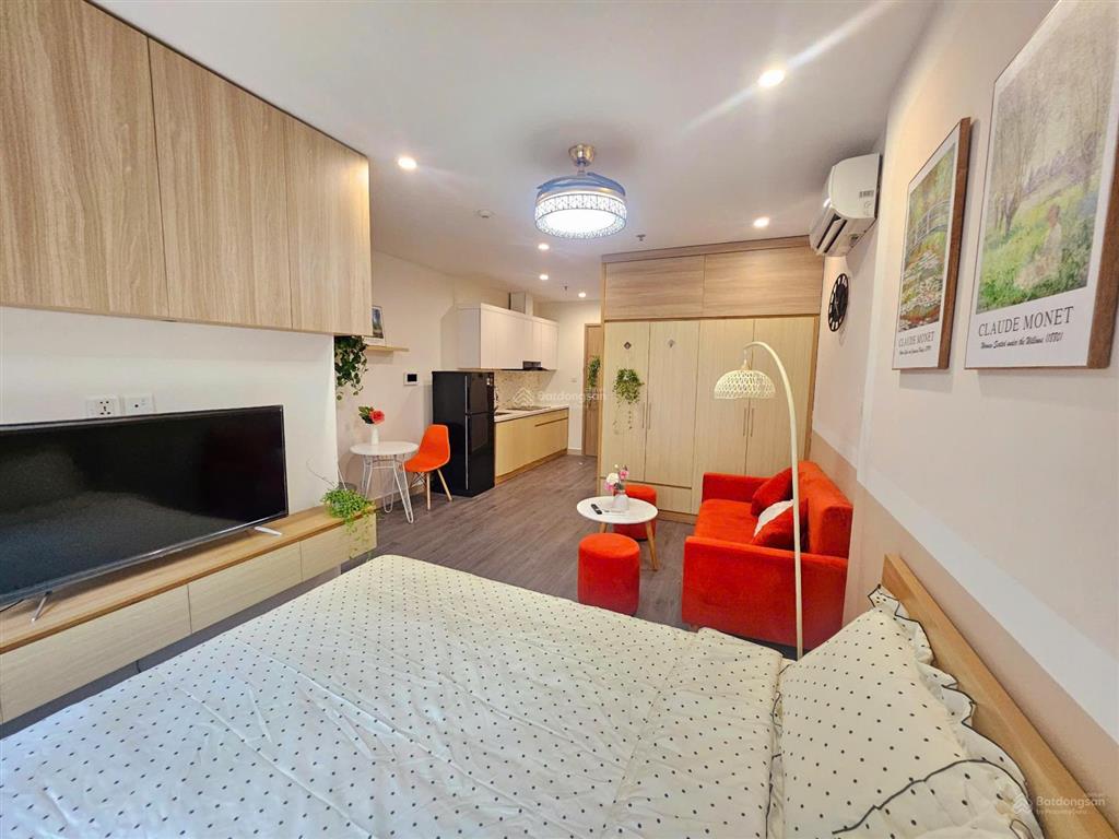 Bán gấp căn studio vinhomes ocean park giá cạnh tranh, view đẹp, sổ sẵn, em hằng hỗ trợ 24/7