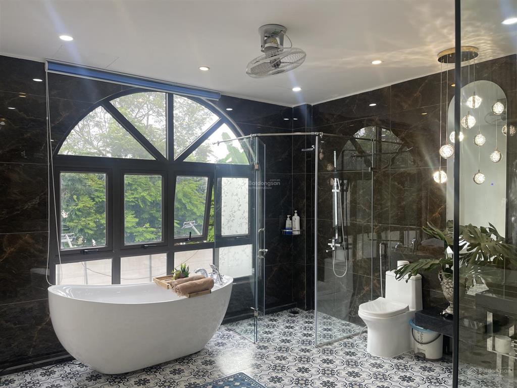 Cho thuê căn hộ chung cư 2 ngủ giá rẻ tại việt hưng long biên hà nội, full đồ, ô tô đỗ cửa