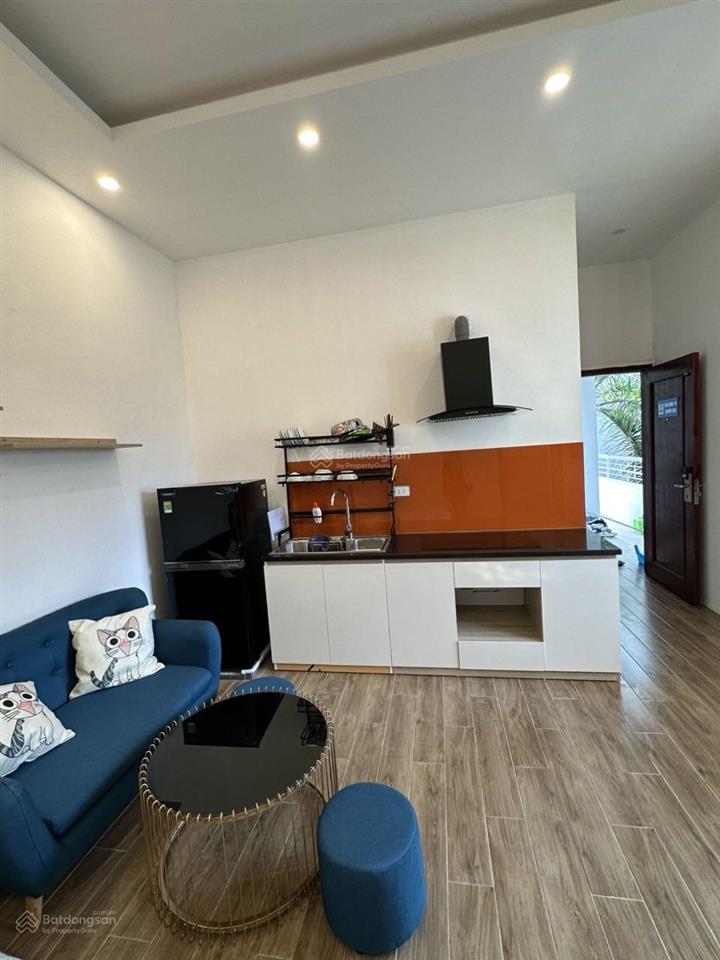Cho thuê ccmn 45m2 full đồ mới tại ngõ 402 ngô gia tự, gần chợ diêm gỗ. giá 05 triệu/ tháng
