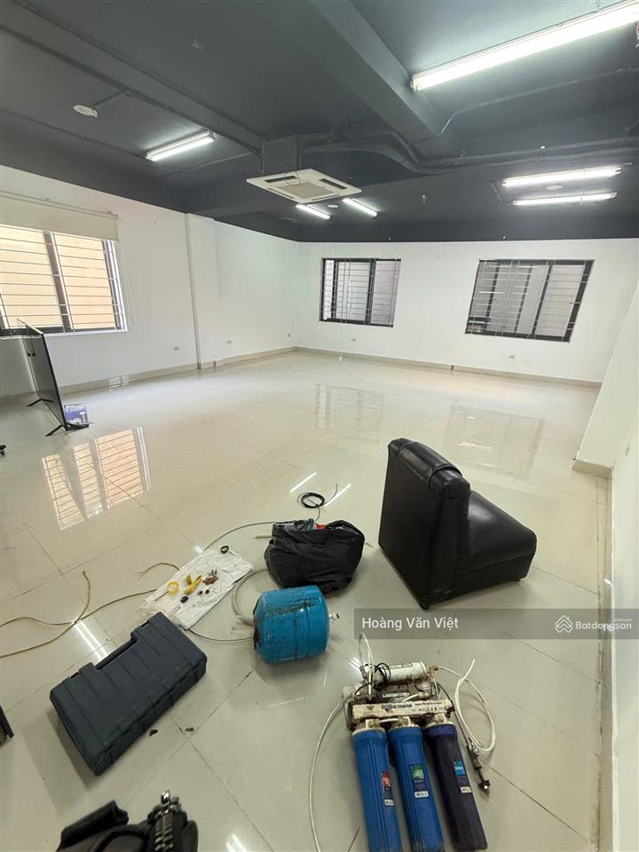 Cho thuê văn phòng mặt phố đê la thành (ngay gần ga tàu điện hoàng cầuô chợ dừa), quận đống đa, hn