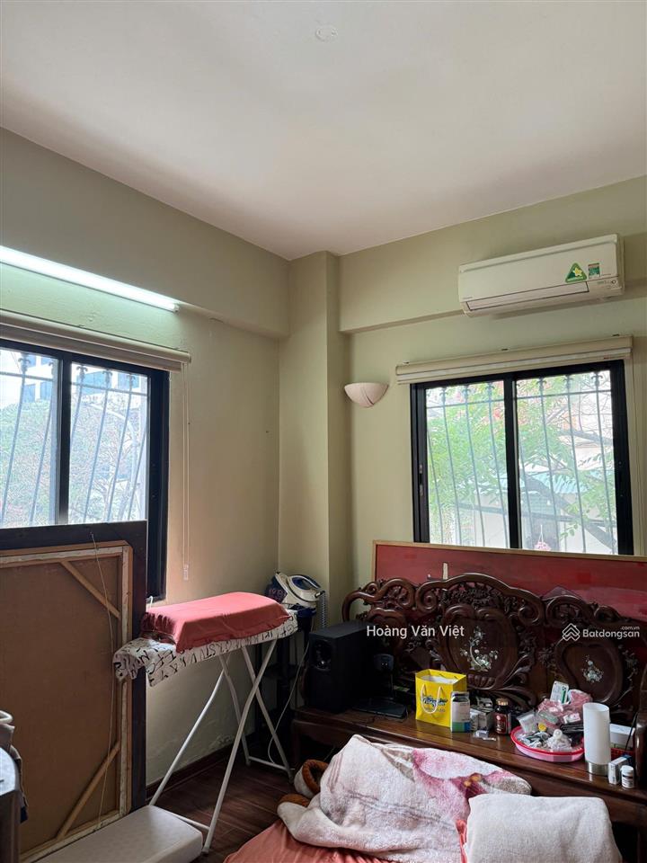 Cho thuê chcc 2 phòng ngủ rất đẹp và thoáng cạnh hồ hoàng cầu, phường đống đa, hn