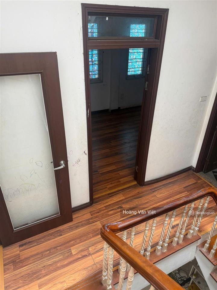 Cho thuê nhà riêng 3 tầng rất đẹp và thoáng tại phố tân ấp, quận ba đình, hn