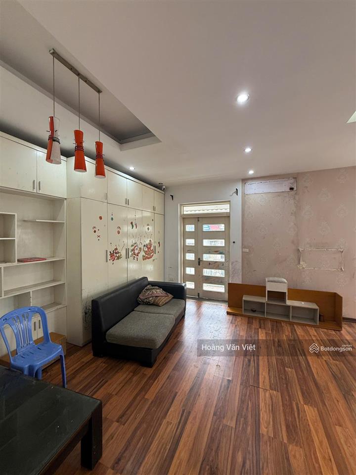 Cho thuê nhà riêng 3 tầng rất đẹp và thoáng tại phố tân ấp, quận ba đình, hn