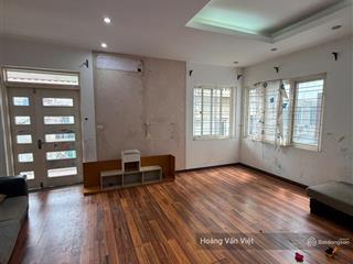 Cho thuê nhà riêng 3 tầng rất đẹp và thoáng tại phố tân ấp, quận ba đình, hn