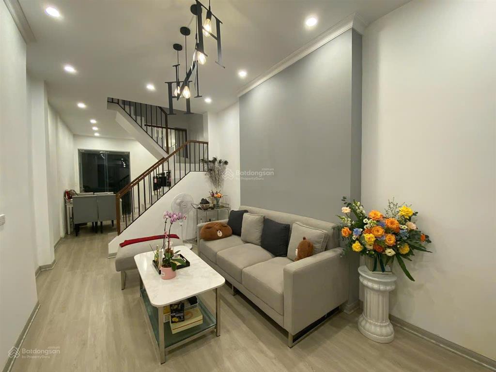 Cho thuê nhà riêng 3 tầng rất đẹp tại mặt ngõ an xá, ba đình, hn