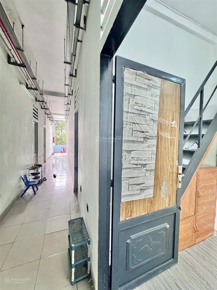 Căn hộ becamex hòa lợi. có sổ hồng, giá 385 triệu. đã đủ 5 năm rồi. toàn quốc mua được