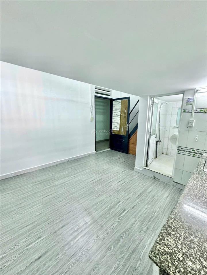 Căn hộ becamex hòa lợi. có sổ hồng, giá 385 triệu. đã đủ 5 năm rồi. toàn quốc mua được
