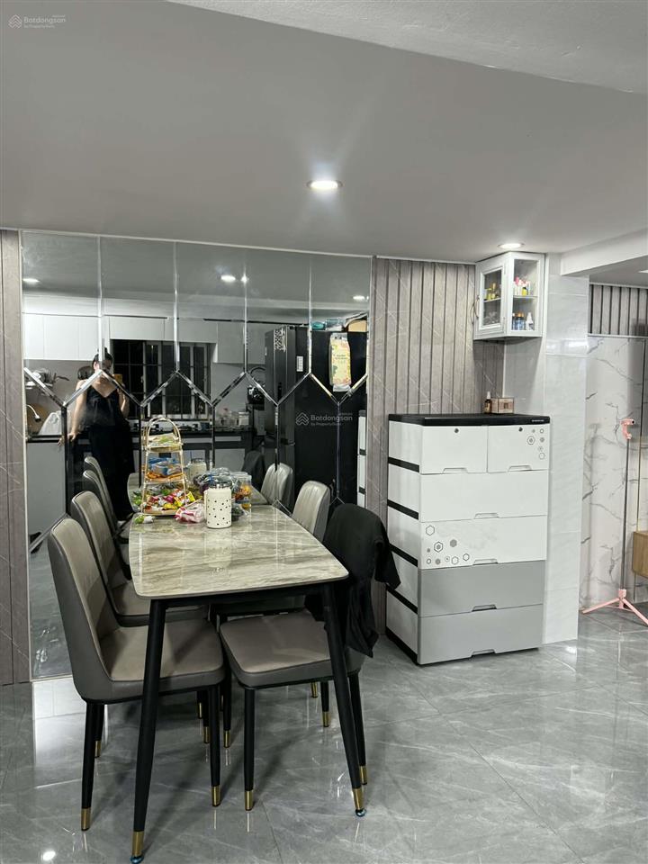Căn hộ becamex hòa lợi. đã decor lên đến 76 m².( 2pn, 2wc, pk, pb) bao sổ hồng 1,250 tỷ