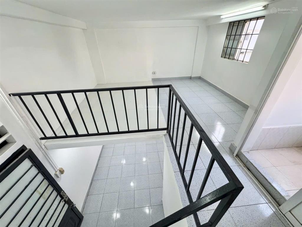 Becamex hòa lợi, căn góc, sảnh lớn, đã có gác 38 m2, lầu 3 sổ hồng 385 triệu
