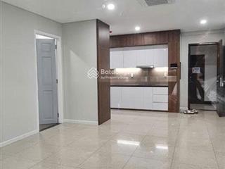 Bán chung cư vĩnh hội q4  ngay chân cầu kênh tẻ  2pn 2wc 70m2 giá 5.5 tỷ  cam kết thật 100%