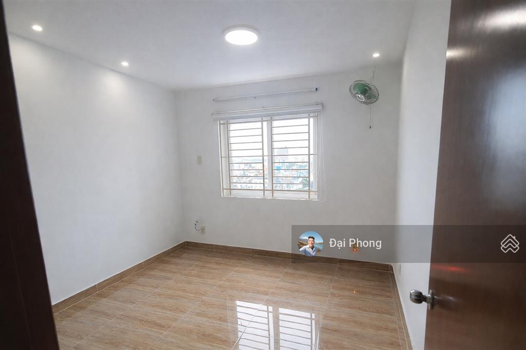 Cho thuê  chung cư orient q4  3pn 2wc giá 15tr  nhà đẹp  có ban công và logia. cho thuê 6 tháng