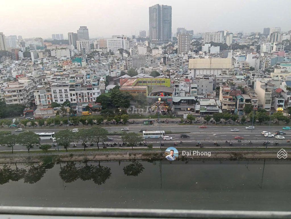 Cho thuê  chung cư orient q4  3pn 2wc giá 15tr  nhà đẹp  có ban công và logia. cho thuê 6 tháng